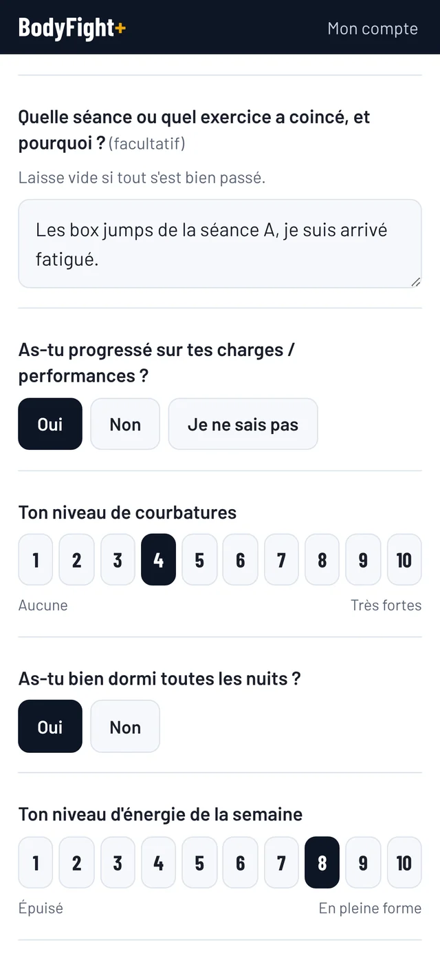 Le bilan du vendredi dans l'app : séances réalisées, progression, courbatures, sommeil et énergie